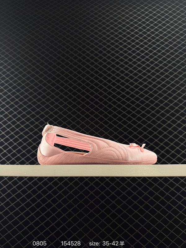 140 公司级✅Balenciaga巴黎世家 x PUMA彪马 Speed 缎面 圆头魔术贴做旧 芭蕾舞鞋 货号:847163 WSDST 5500 尺码:35-42 ID:154528  详情