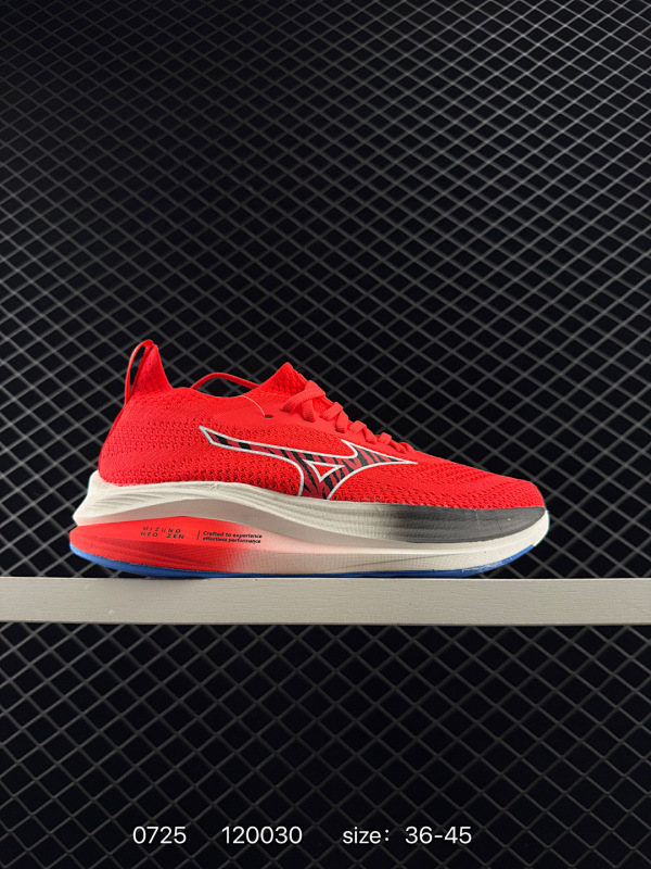 150  男女鞋，升级原楦原纸版开发，采用无缝印刷技术透气网布鞋面材质，中底部分采用U4ic缓震材料全新轻量EVA发泡缓震中底，外置特殊X10耐磨橡胶大底❗️跑者挚选，助你踏上舒适平稳的跑步旅程！日本