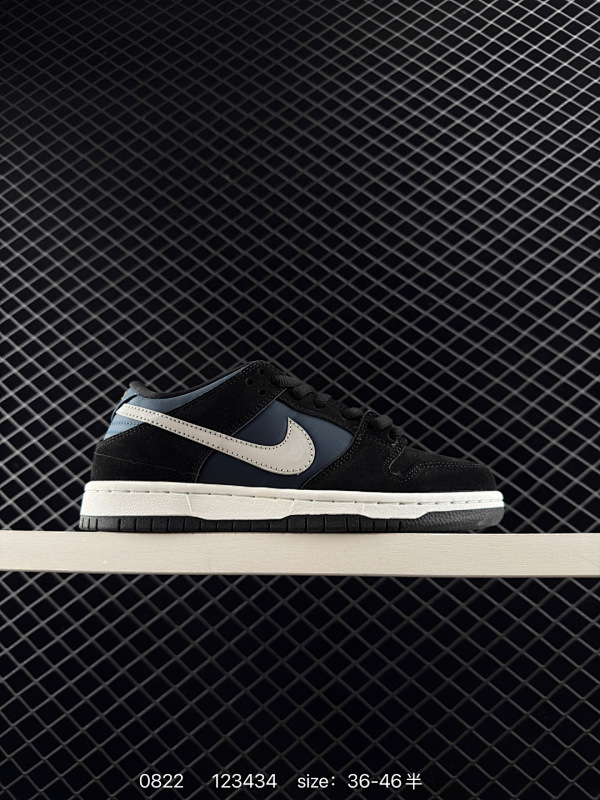 170公司级 耐克Nike SB Zoom Dunk Low 板鞋 系列经典百搭休闲运动板鞋加厚鞋舌，使舒适性大大提升，同时也更方便穿脱中底部分则加入了脚感柔软舒适ZoomAir气垫，有效吸收滑板等极