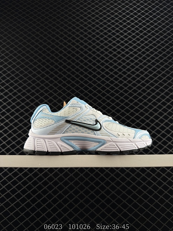 130 耐克NIKE V5 RNR 舒适百搭防滑耐磨低帮跑步鞋 舒适有型适合日常穿着 该鞋款延续千禧年经典设计搭载泡绵中底 厚实而轻盈匠心细节巧搭立体耐克勾标志焕新演绎复古跑鞋 鞋款从千禧年美学汲取灵