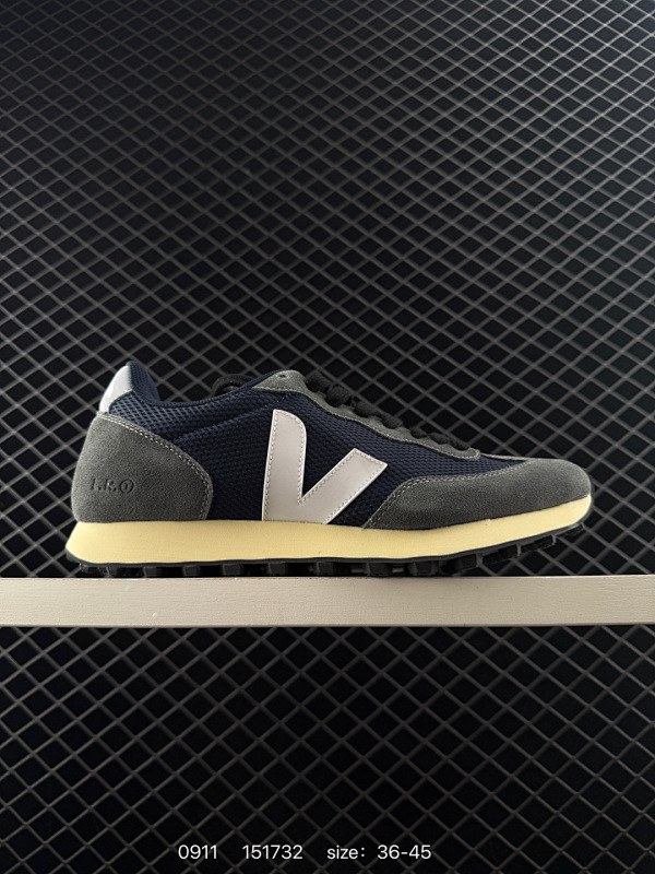 160 VEJA 舒适时尚 低帮 生活休闲鞋 男款 灰色 尺码：如图 编码：151732  详情       ¥ 160