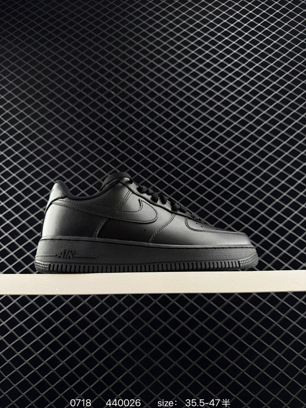 130 空军一号纯白低帮 工作室指定版本 长期稳定出货 目前首发第一个色纯白 外贸工厂出品 品质细节版型都是这档段位抗打的品质  尺码：如图 货号：CW2288-111 编码：440026 全文  详