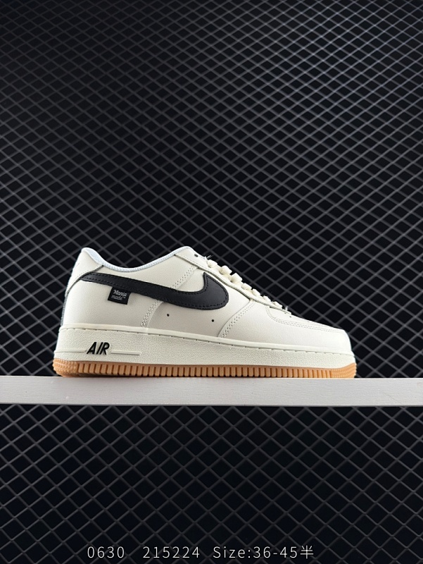 120 真标✅耐克Nike AIR FORCE 1’07空军一号低帮百搭休闲运动板鞋。柔软、弹性十足的缓震性能和出色的中底设计，横跨复古与现代的外型结合，造就出风靡全球三十多年的Force 1。 货号