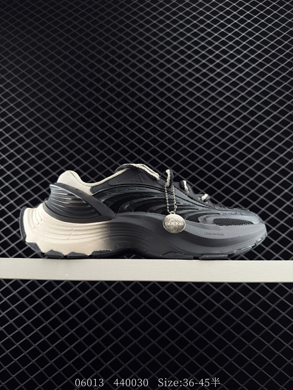 150 阿迪达斯Adidas Vento XLG MTW 复古休闲老爹鞋 官方同步上架 鞋面是透气网面和皮革拼接 脚感轻盈 不闷汗 每次穿着跑步都感觉脚底在自由呼吸鞋底是adidas经典的防滑设计 纹