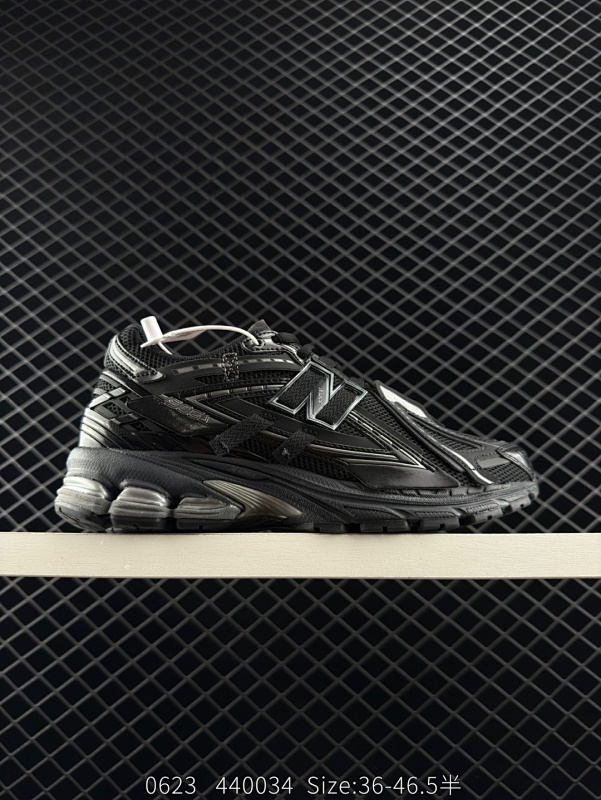 170 公司级✅New Balance M1906系列 复古单品宝藏老爹鞋款 公司级 复古元素叠加 质感超级棒 楦版型材料细节做工精细 作为NB最经典的档案鞋型之一 与2002一样，1906有着NB最