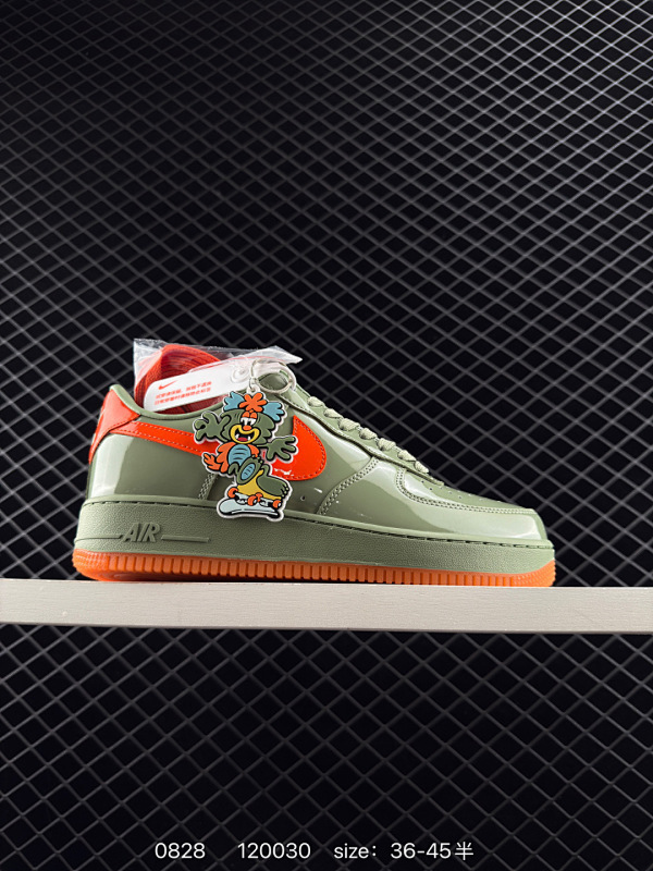 150 ✅耐克Nike Air Force 1 Low  空军一号低帮百搭休闲运动板鞋。柔软、弹性十足的缓震性能和出色的中底设计，横跨复古与现代的外型结合，造就出风靡全球三十多年的Force 1。 货