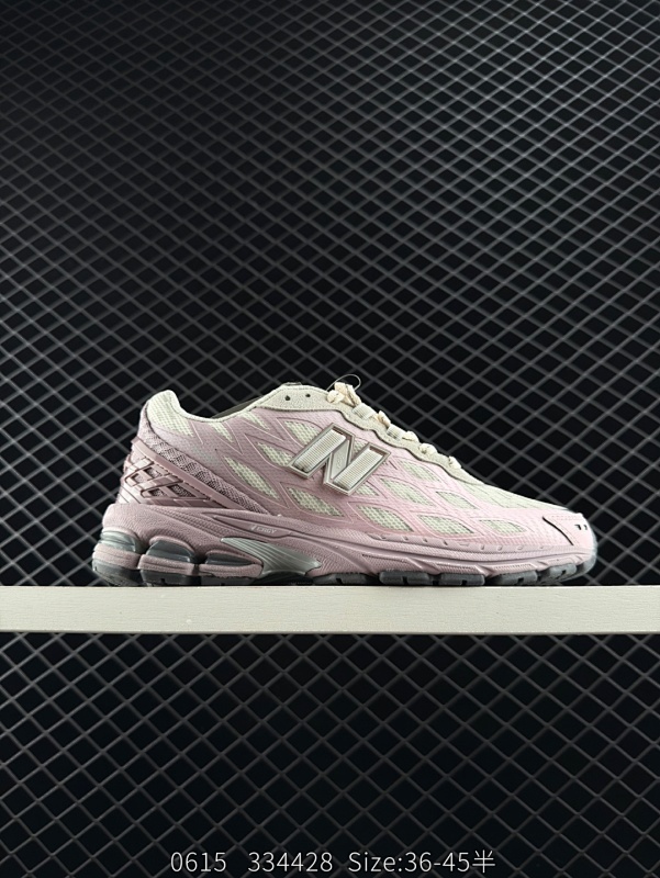140 新百伦New Balance 1906 复古跑鞋 小红书爆款 NB1906这双鞋确实是NB家经典复古款式之一，以全新科技诠释，成功打造1906鞋款，鞋面在保持1906基本线条和片层结构的同时，