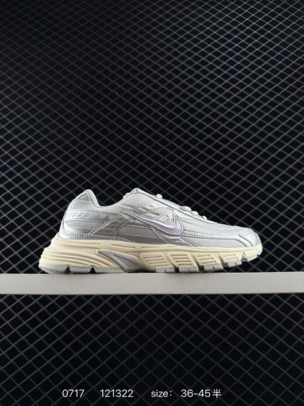 110 Nike/耐克 男女鞋真标半码制，升级原楦原纸版开发数据，采用环保纤维革组合网织布鞋面材质，中底搭载EVA缓震组合防滑耐磨橡胶大底❗ins穿搭全新韩系古着风，回味经典！耐克NikeInitia