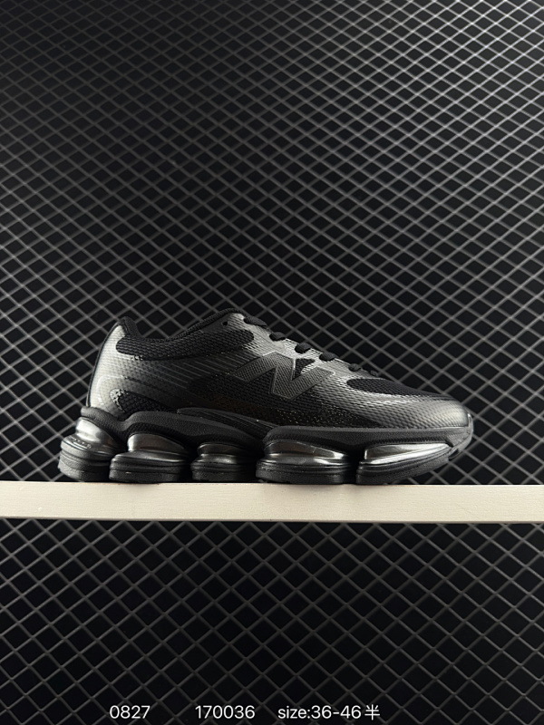 180公司级 New Balance 2000 NB2000 新百伦2000 纽巴伦2000 低帮 纯白色 男女同款 舒适百搭防滑耐磨低邦休闲跑步鞋 以其独特的设计和出色的舒适度备受青睐；这款鞋子采用