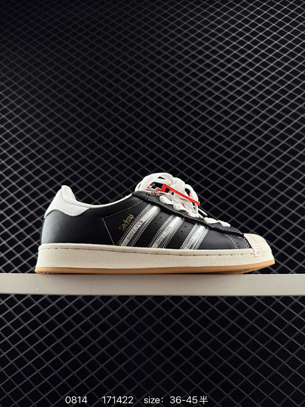 110 Adidas/阿迪达斯 男女鞋半码制，升级原楦开发版型，采用软质荔枝纹牛剖革鞋面材质，内嵌欧索莱Ortholite® 混合(再生)鞋垫，正确2020版鞋底模具及扇贝头盖片❗这双「重磅联名鞋」摇