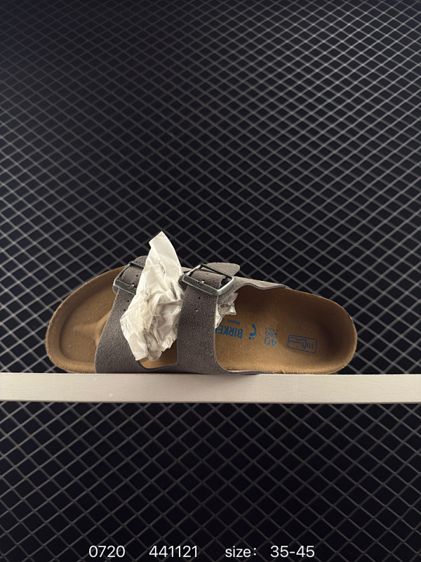 105 德国百年知名鞋履品牌·博肯Birkenstock  勃肯拖鞋系列凉拖鞋休闲沙滩凉鞋 BIRKENSTOCK勃肯德国进口男女款牛皮绒面革软底Arizona双扣拖鞋。广东原产#采用质地柔软牛皮革