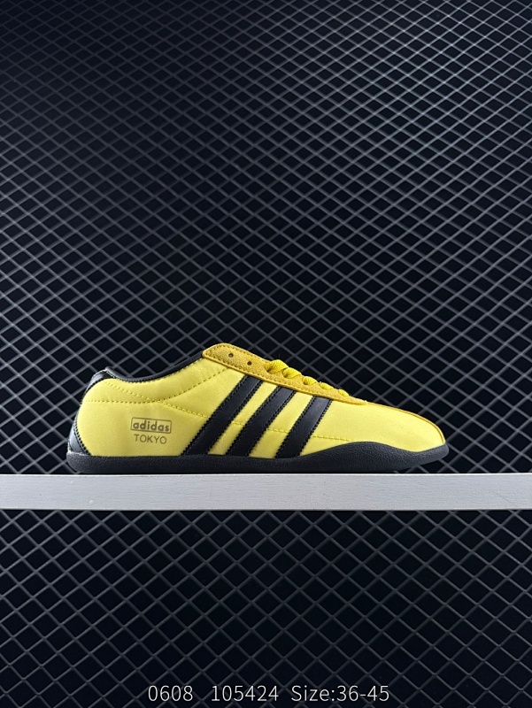 120 公司级✅adida阿迪达斯TOKYO PACK舒适百搭经典休闲运动鞋 此次为TOKYO系列带来三双全新配色，清爽蓝色绒面搭载白色皮革三条纹，增添了复古干净的印象；米白色绒面革搭载黑色皮革三条纹