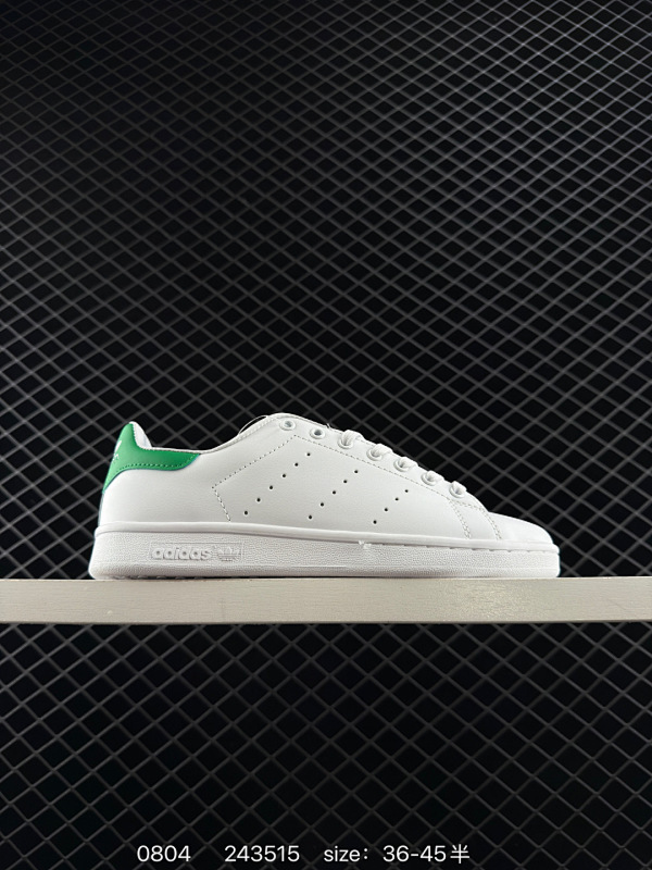 75 阿迪达斯 Adidas 经典Y运动板鞋「新版本」adidas Originals Stan Smith 厚底增高小白鞋！脚感新升级！整双鞋依旧是传统的低帮造型，鞋身通体采用了单一颜色呈现，造型格