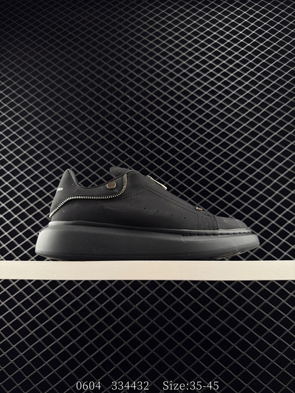 160 意大利高奢品牌Alexander McQueen亚历山大·麦昆 Sole Leather Sneakers低帮时装厚底休闲运动小白鞋 麦昆带芯片鞋子以时尚、潮流、高科技为主打特点，鞋面采用了富