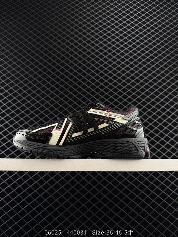 170 公司级✅New Balance M1906系列 复古单品宝藏老爹鞋款 公司级 复古元素叠加 质感超级棒 楦版型材料细节做工精细 作为NB最经典的档案鞋型之一 与2002一样，1906有着NB最