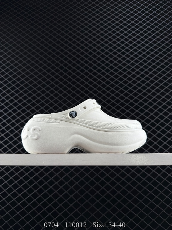 60 Crocs Classic Clog 卡骆驰休闲沙滩洞洞鞋拖鞋凉鞋泡芙鞋 透明防水袋包装 注意配件需单独购买 超轻Croslite专利材料打造 鞋面更加耐用易清洗 该鞋款轻盈舒适 2002年 经