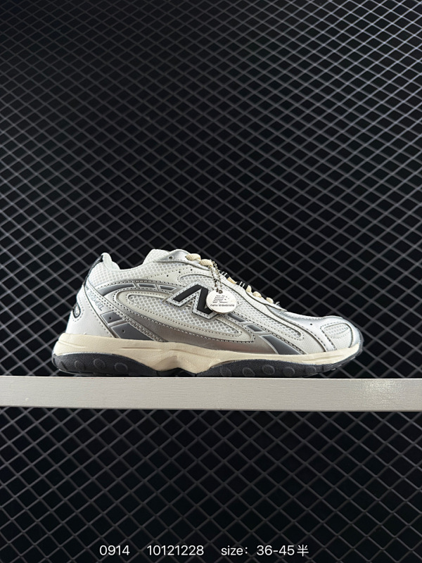 140 ✅New Balance 204L 薄底鞋 薄底皮质鞋带德训miu系 减震耐磨包裹性支撑轻便 低帮 生活休闲鞋  轻盈脚感质感兼具 鞋身搭载EVA科技中底,适用多元穿搭场合为户外出行提供舒适长