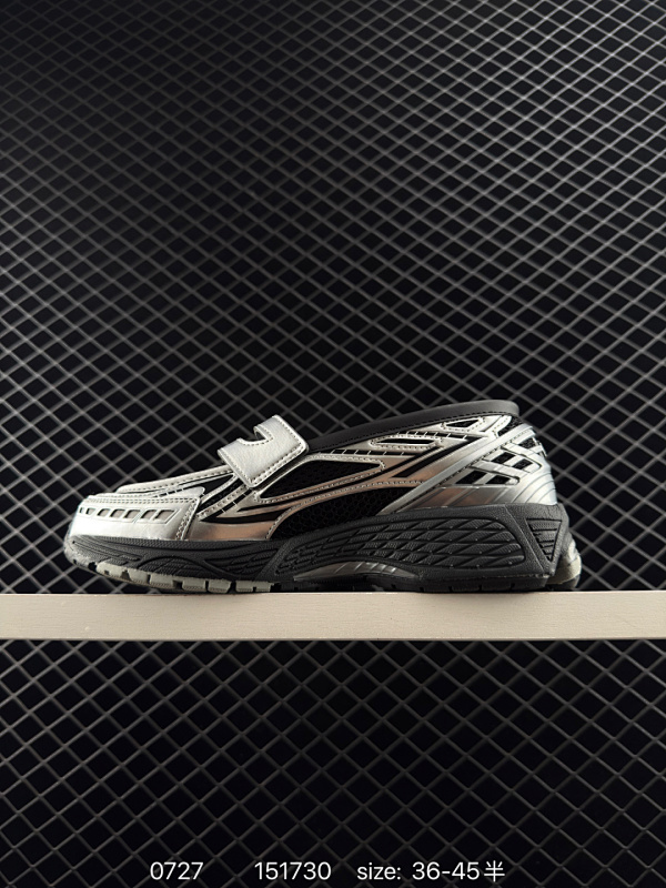 150 New Balance M1906系列 复古单品宝藏老爹鞋款 公司级 复古元素叠加 质感超级棒 楦版型材料细节做工精细 作为NB最经典的档案鞋型之一 与2002一样，1906有着NB最成熟的技