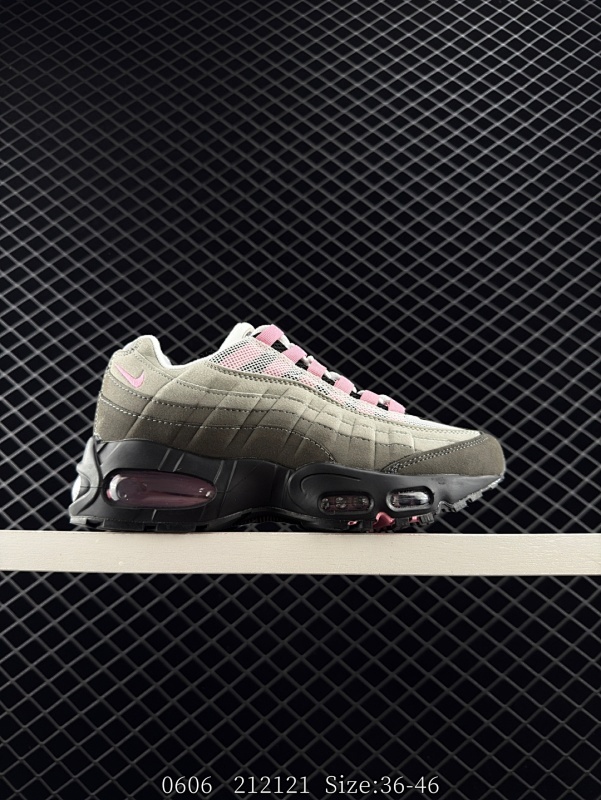 105 耐克NIKE AIR MAX 95气垫复古慢跑百搭鞋休闲运动鞋 货号：104220 144 尺码：36-46 编码：212121  详情         ¥ 105