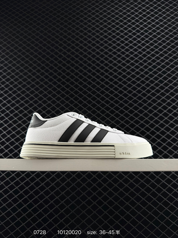 100 阿迪达斯Adidas DAILY 4.0 阿迪达斯 舒适百搭 低帮 板鞋融合了复古与现代风格 简约而富有质感 整体线条流畅 轮廓分明 尽显时尚气息 鞋身采用经典的配色 低调又不失质感 无论是搭