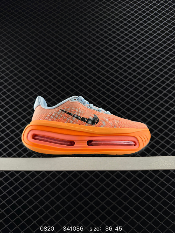 180 Nike ZOOM PREMIUM 耐克 飞马 舒适减震防滑 低帮跑步鞋全掌ReactX泡绵中底 前掌和后跟还配备了Air Zoom气垫单元 据说跑起来更快更舒适哦 这次最大的升级点 首次引入