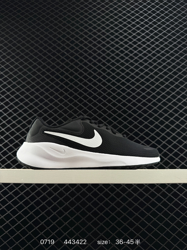 110 Nike REVOLUTION 4 透气 低帮 跑步鞋 兼顾迅疾外观和稳固脚感后跟覆面和中足动态支撑巧妙融合 缔造稳定顺畅的迈步体验 货号:FB2208-007 尺码:如图 编码：443422