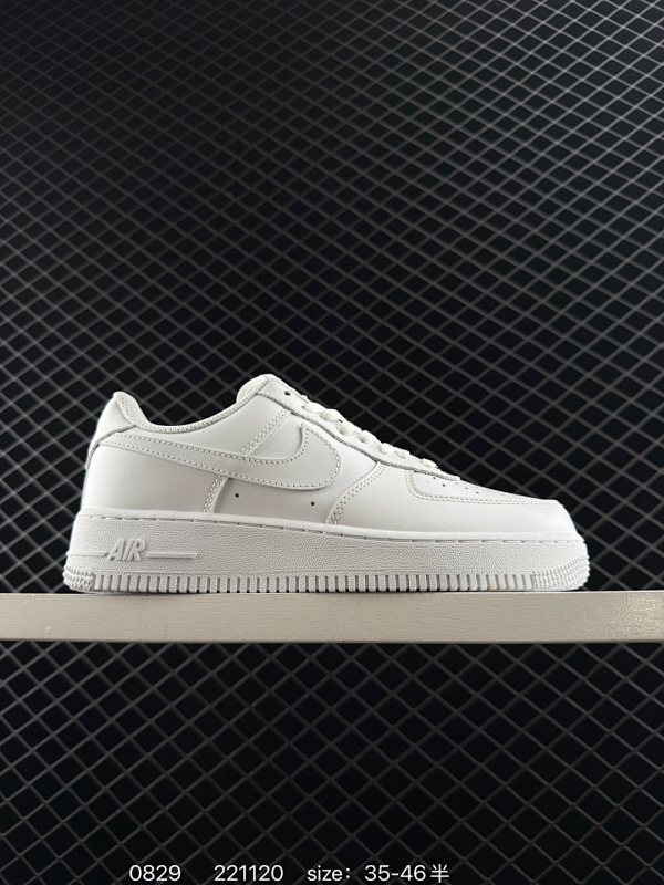 100 耐克Nike Air Force 1 Low 空军一号低帮百搭休闲运动板鞋 柔软、弹性十足的缓震性能和出色的中底设计，横跨复古与现代的外型结合，造就出风靡全球三十多年的Force 1，直到今天