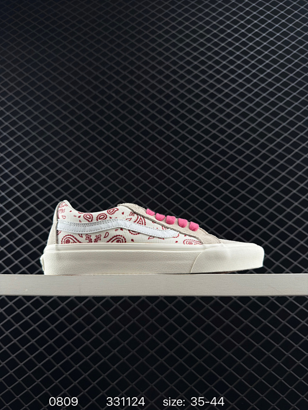 120 Vans Old Skool系列 Coldhearted Comfycush 低帮 板鞋 女款 白 尺码：如图 编码：331124  详情          ¥ 120