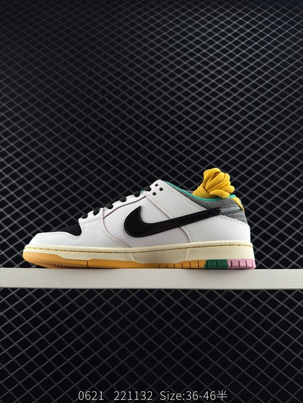 160 CSEF x Nike SB Dunk Low 教育基金会联名 低帮休闲板鞋#鞋款设计充满校园元素,鞋舌是机读卡元素，后跟则是穿学士服的滑手。用上了麂皮+皮革鞋面，再加上漆皮质感 Swoosh