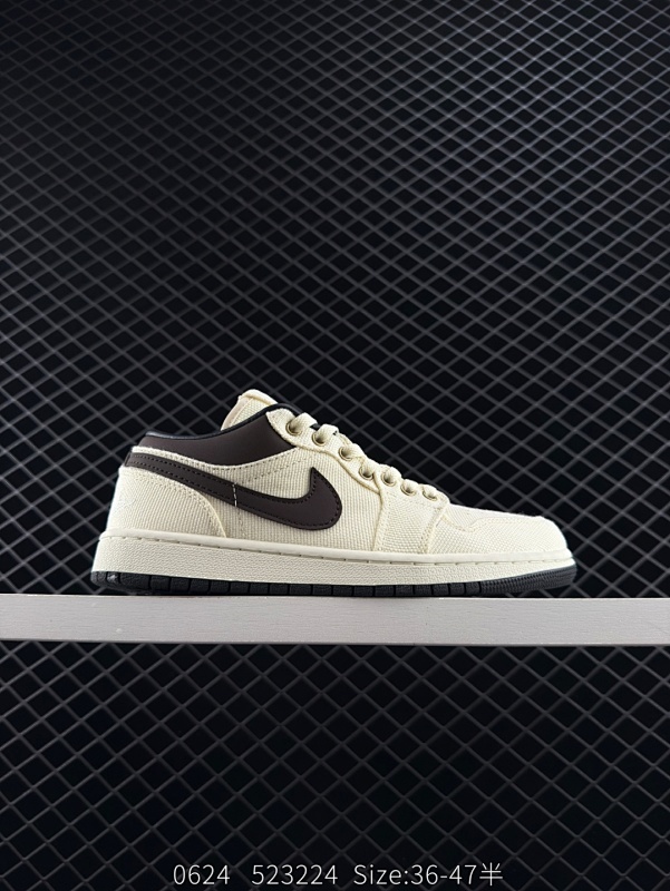 120 Air Jordan 1 Low 低帮 米黄棕 AJ1 乔丹1代 aj1 乔1 低邦 米白棕 乔丹篮球鞋系列 鞋款整体采用米黄色帆布面料打造鞋面，搭配米黄色框架覆盖层点缀，营造出十分低调又美观