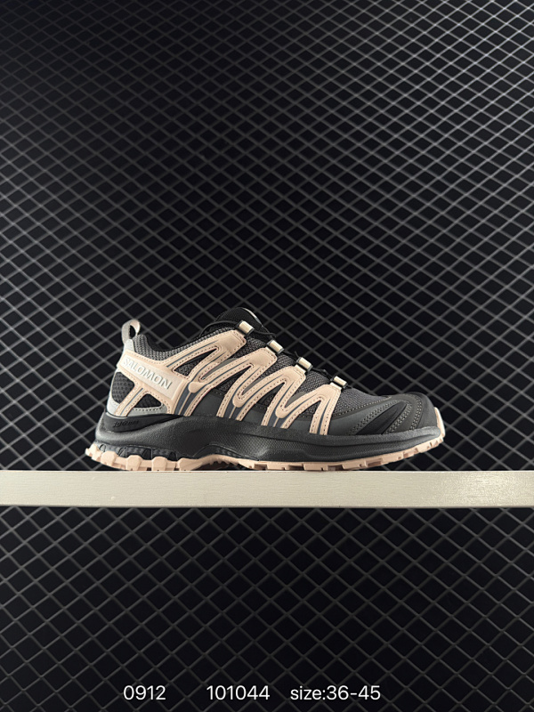 220 Salomon XT-Quest "GTX" 萨洛蒙 探索者系列户外越野跑鞋 鞋面采用SENSIFIT贴合技术 全方位贴合包裹脚型 鞋跟部鞋底牵引设计 提供强大的抓地性能 更适应野外崎岖不平的