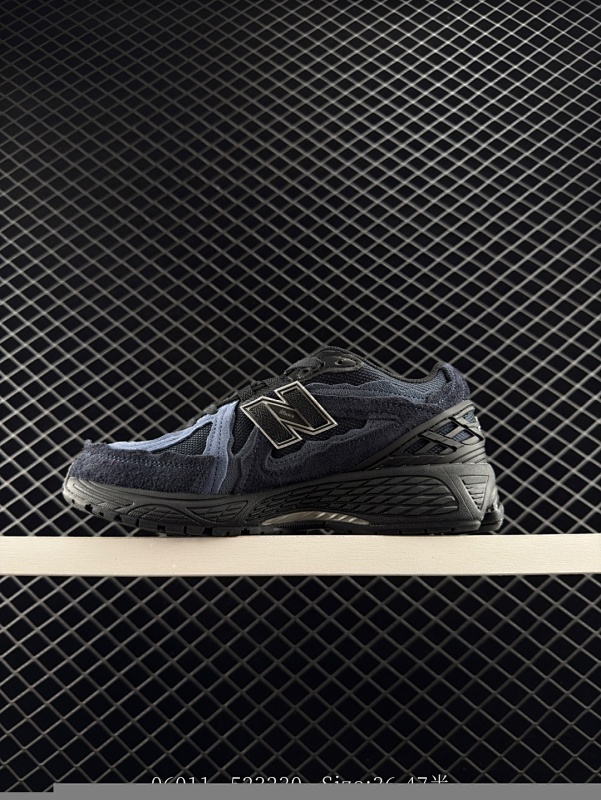 150 New Balance M1906系列复古单品宝藏老爹鞋款 公司级版本复古元素叠加 质感超级棒 楦版型材料细节做工精细 作为NB最经典的档案鞋型之一 与2002一样，1906有着NB最成熟的技