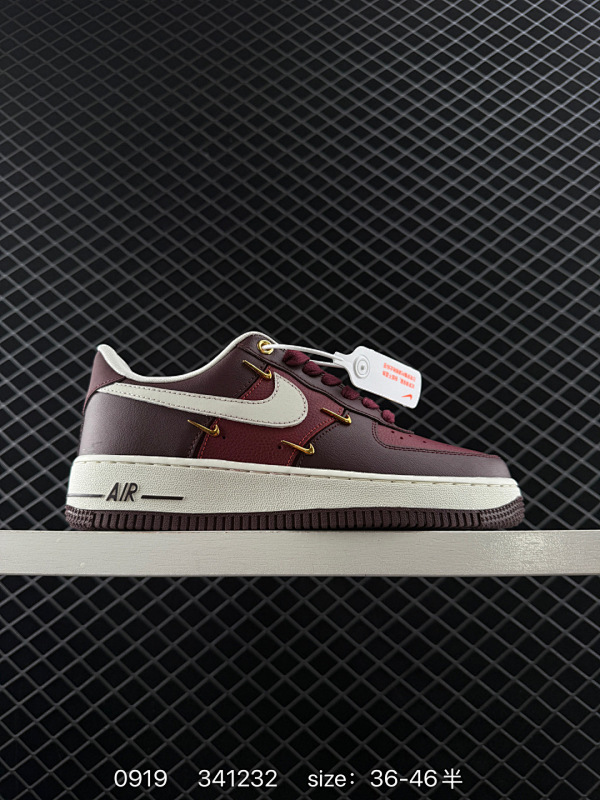 160 Air Force 1 '07 Low 米棕色 原楦头原纸板 打造纯正空军版型 #专注外贸渠道 全掌内置蜂窝气垫 #原盒配件 原厂中底钢印、拉帮完美 官方同步上架 货号：IH7352-001