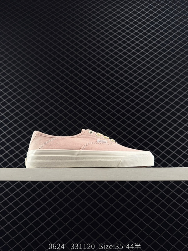 100 夏季Authentic鞋款,樱花粉！！！ 后跟采用可踩踏设计,一鞋两穿,可当拖鞋,颜色耐看又百搭! 尺码：35 36 36.5 37 38 38.5 39 40 40.5 41 42 42.5