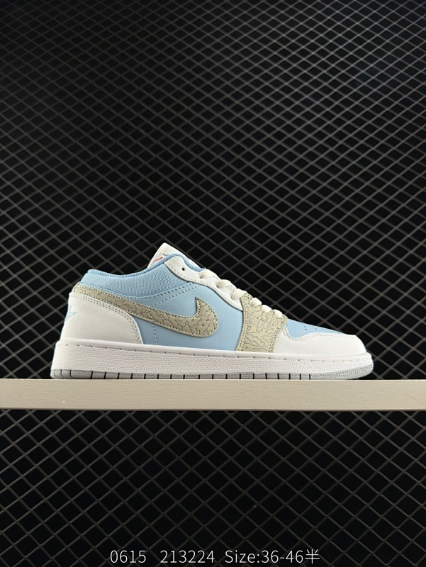 120 Air Jordan 1 Low 低帮 白蓝爆裂纹 AJ1 乔丹1代 aj1 乔1 低邦 白蓝 乔丹篮球鞋系列 整双鞋以白色和蓝色呈现，搭配上细腻皮革的加持，让视觉效果十分简约却不失高级；鞋舌