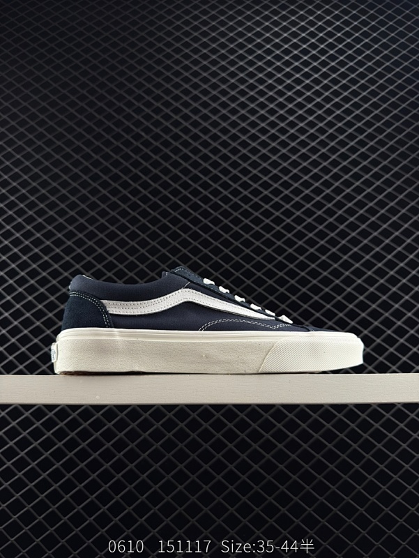 85  万斯Vans Vault OG Style 36 藏蓝 权志龙小头藏蓝 低帮复古硫化帆布板鞋 此次带来鞋款以Style36鞋身为蓝本 藏蓝色点缀 上脚高级感十足 出街效果满分！ Size：35