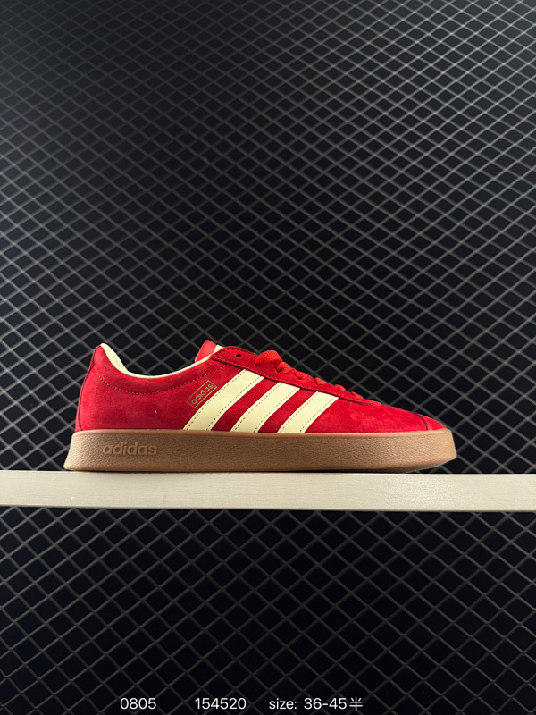 100 adidas neo VI Court CLASSIC 三叶草休闲复古运动板鞋  经典侧面三道杠和鞋舌三道杠的标示彰显其身份 承载青春情怀的板鞋 品牌辨识度清晰 官方货号: KK3774  编