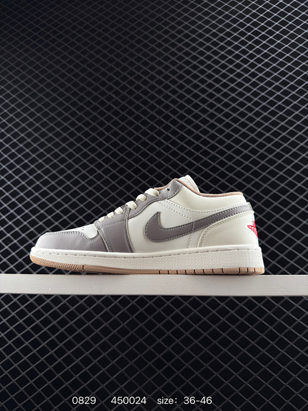 120 真标带半码 Air Jordan 1 Low "Sail" 低帮 帆白灰 AJ1 乔丹1代 aj1 乔1 低邦 米灰红 乔丹篮球鞋系列 鞋身整体以优质白色皮革面料打造，搭配灰色框架覆盖层，营造
