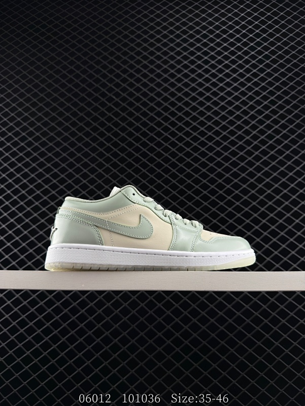 180 Air Jordan 1 Low SE "Seafoam" 低帮 海沫绿 AJ1 乔丹1代 aj1 乔1 低邦 绿色 乔丹篮球鞋系列 鞋身整体以米黄色皮革打造，搭配漆皮海沫绿框架覆盖层，质感拉