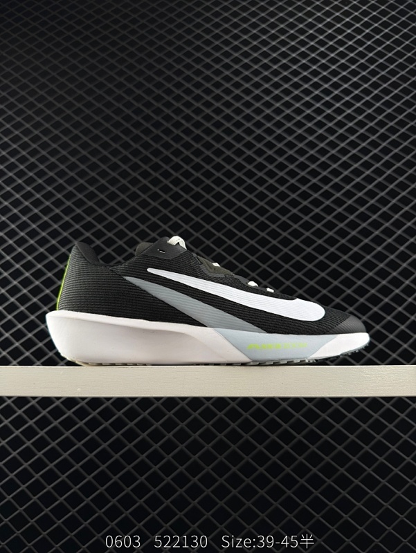 150 NK Air Zoom Rival Fly 4  竞速飞行4代轻质缓震透气跑步鞋 鞋面采用轻盈透气网面打造，足底前掌搭载Air Zoom缓震内置气垫，足弓位后跟Cushlon3.0泡棉，尼龙中