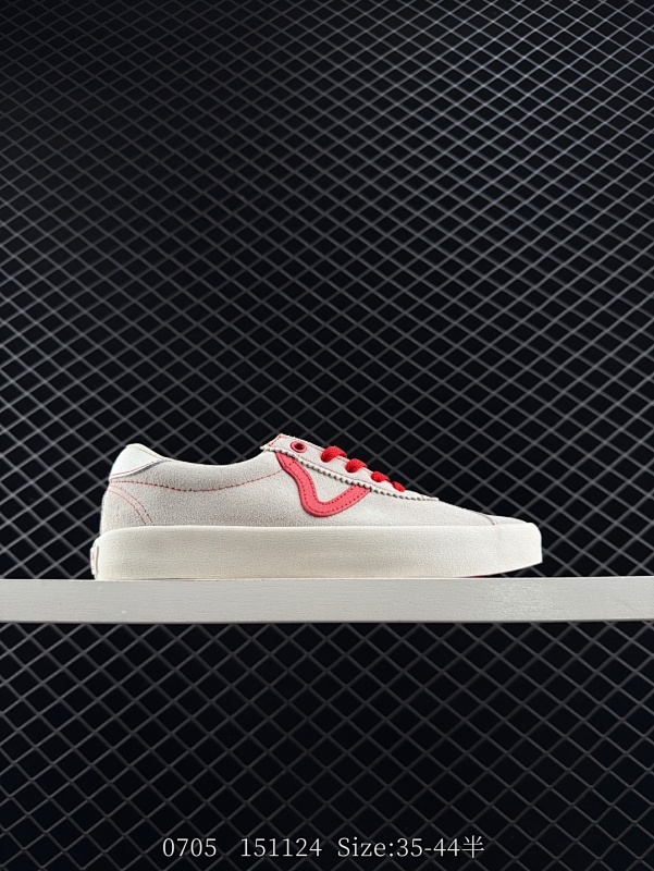 120  万斯Vans Epoch Sport Style 37  高阶支线 ｖ字头 全麂皮经典复古低帮滑板鞋 该支线继承了Vault OG与安纳海姆复古的气质。鞋身以高档麂皮打造，小巧的T字鞋头拼接