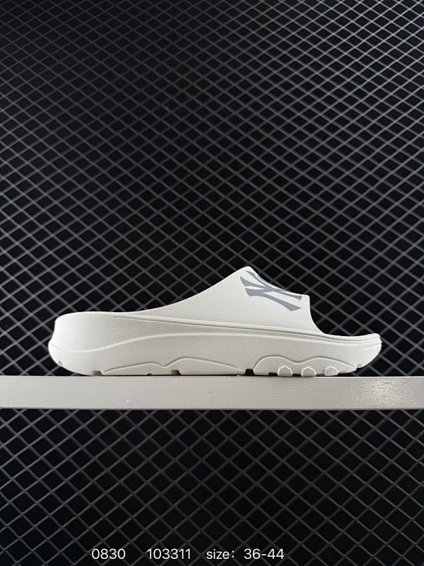 55 ✅MLB MOUNDER MONOGRAM 舒适柔软 防磨一字拖鞋 ID:103311 Size:36～44偏小一码  详情       ¥ 55