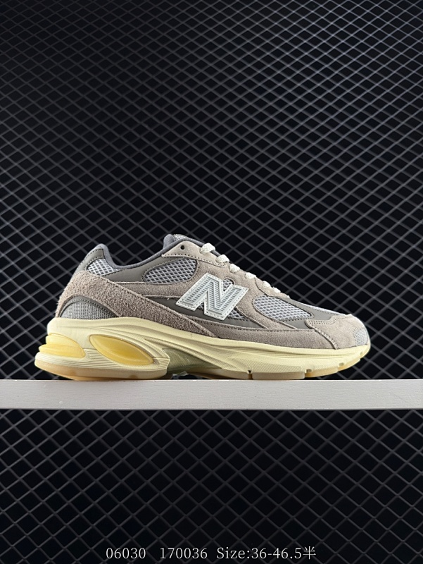 180 New Balance/新百伦 男女鞋真标半码制，升级原楦原纸版开发版型，采用猪巴革拼接透气网眼衬垫织物鞋面材质，T-Beam大底提供足步弓支撑,保持步态稳定，加入了ENCAP材质缓震中底❗️