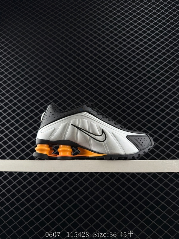 140 【新品】耐克 Nike Shox R4 科技感运动鞋。金属质感鞋面 + 超大气柱 球鞋！Nike Shox R4上脚超炫酷Nike Shox R4十年经典鞋款，复古与现代的完美融合，款结合