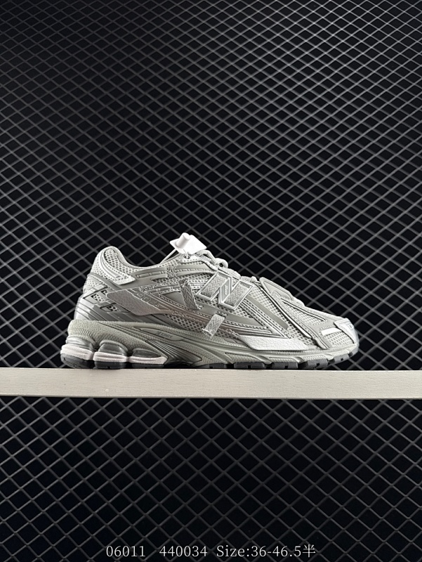 170 公司级✅New Balance M1906系列 复古单品宝藏老爹鞋款 公司级 复古元素叠加 质感超级棒 楦版型材料细节做工精细 作为NB最经典的档案鞋型之一 与2002一样，1906有着NB最