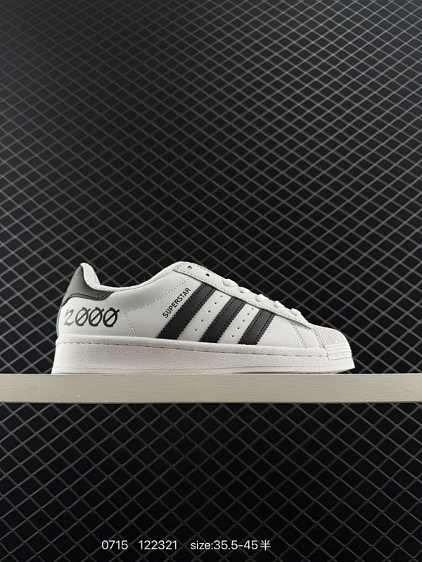 105 阿迪达斯 ADIDAS SUPERSTAR AYOON W  三叶草☘️运动鞋经典贝壳头板鞋 时尚男女鞋   真皮鞋面材质 标志性的贝壳鞋头，锯齿三条纹，简约的线条。就连版型和比例，都在向19
