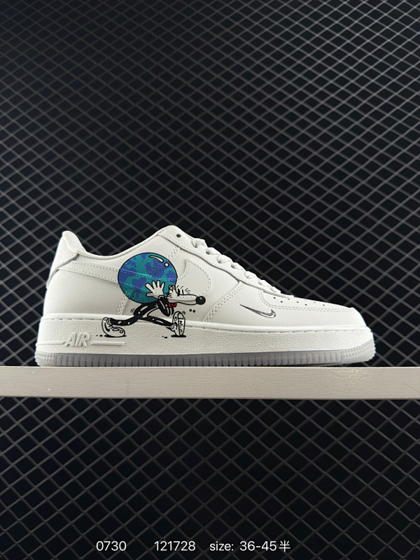 140 耐克Nike Air Force 1 Low  空军一号低帮百搭休闲运动板鞋。老鼠背地球柔软、弹性十足的缓震性能和出色的中底设计，横跨复古与现代的外型结合，造就出风靡全球三十多年的Force