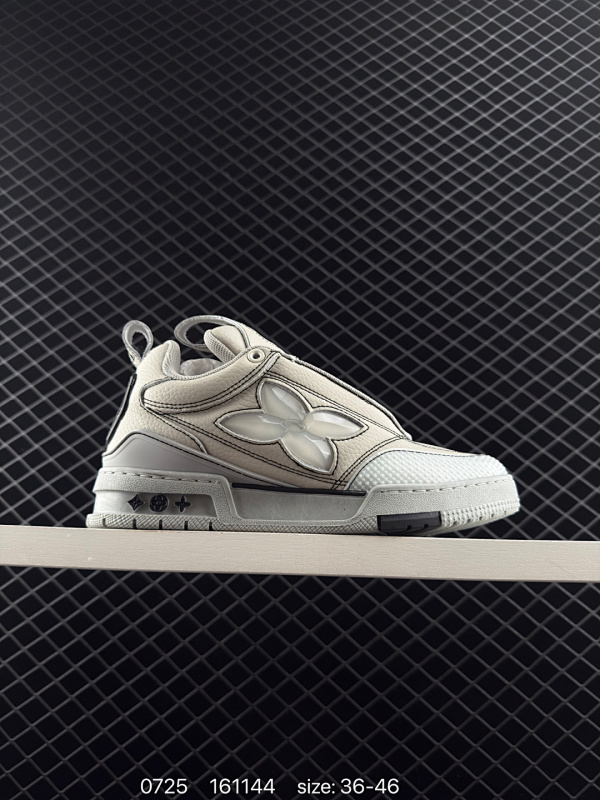 220 LOUIS VUITTON Skate 圆头系带 低帮 板鞋 男款  尺码：如图 编码：161144  详情          ¥ 220