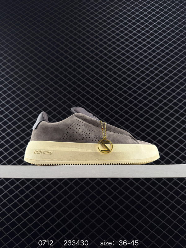 150 公司级！阿迪达斯Adidas Labcourt 百搭休闲轻松舒适耐磨透气低帮板鞋 鞋面使用了绒毛麂皮 鞋面和鞋底连接处使用了包边处理 看起来更加精致有型 内里也使用了光滑的优质皮革  鞋垫上的