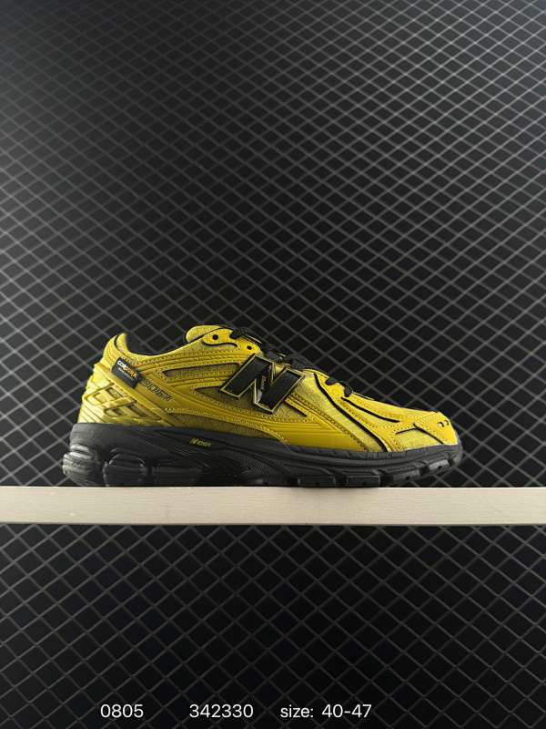 150 New Balance M1906AF NB宝藏老爹鞋款，复古元素叠加，质感超级棒，楦版型材料细节做工精细，货如实拍图 作为NB最经典的档案鞋型之一，与2002一样，1906有着NB最成熟的技